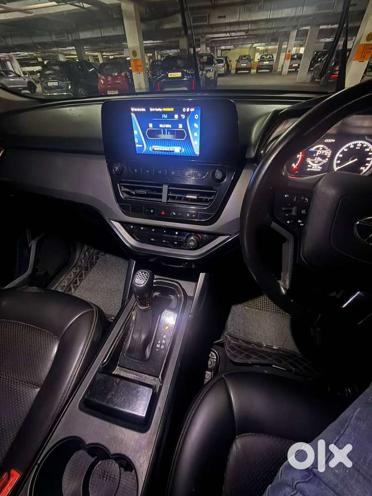 Tata Safari Xta 2022 Dark Edition