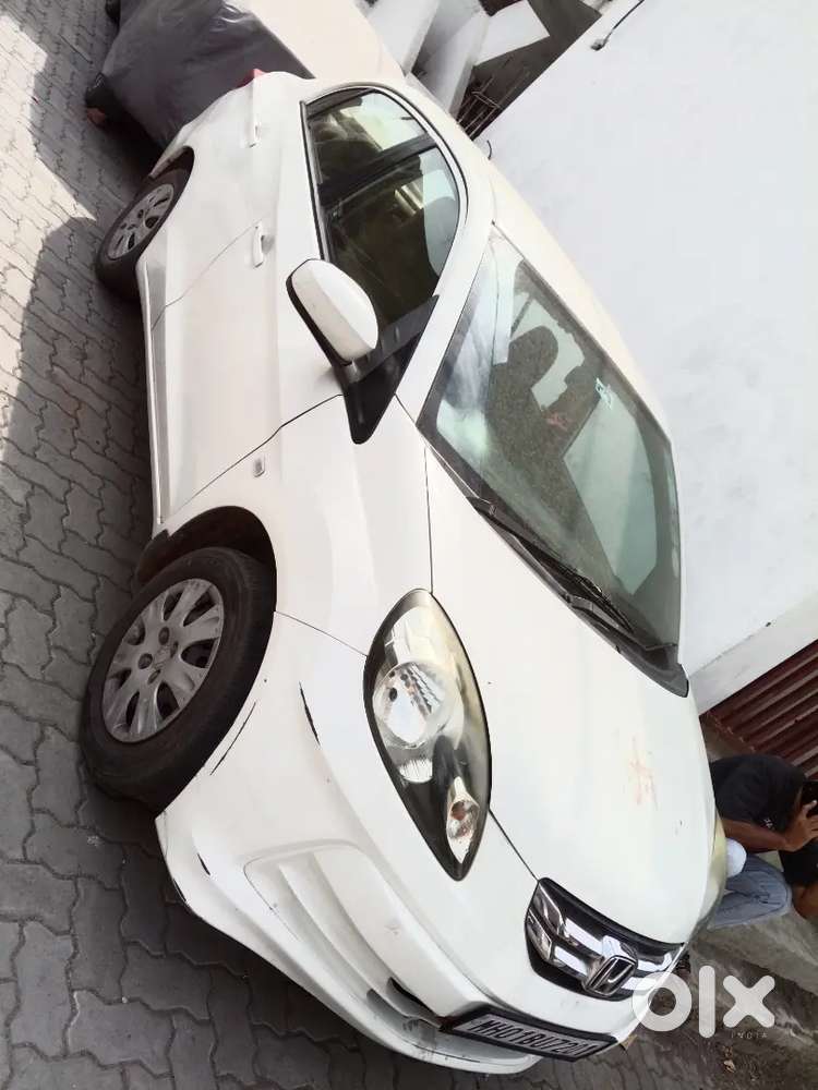 Honda Amaze 2nd Gen 2015 81000 Km Driven