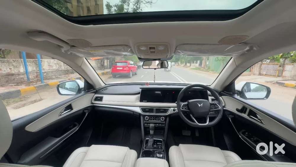 Mahindra Xuv700 2.0 Ax 7 Petrol At Luxury Pack Str, 2022, Petrol