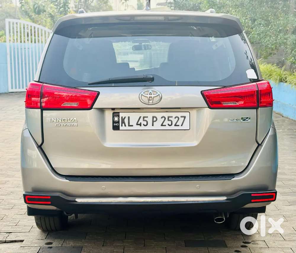 Toyota Innova Crysta 2016