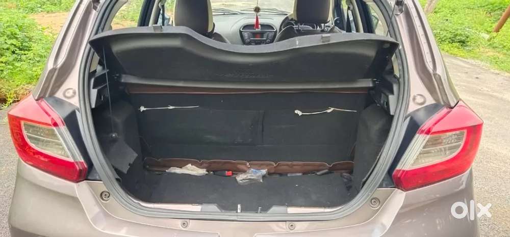 Tata Tiago Xz, 2016, Petrol