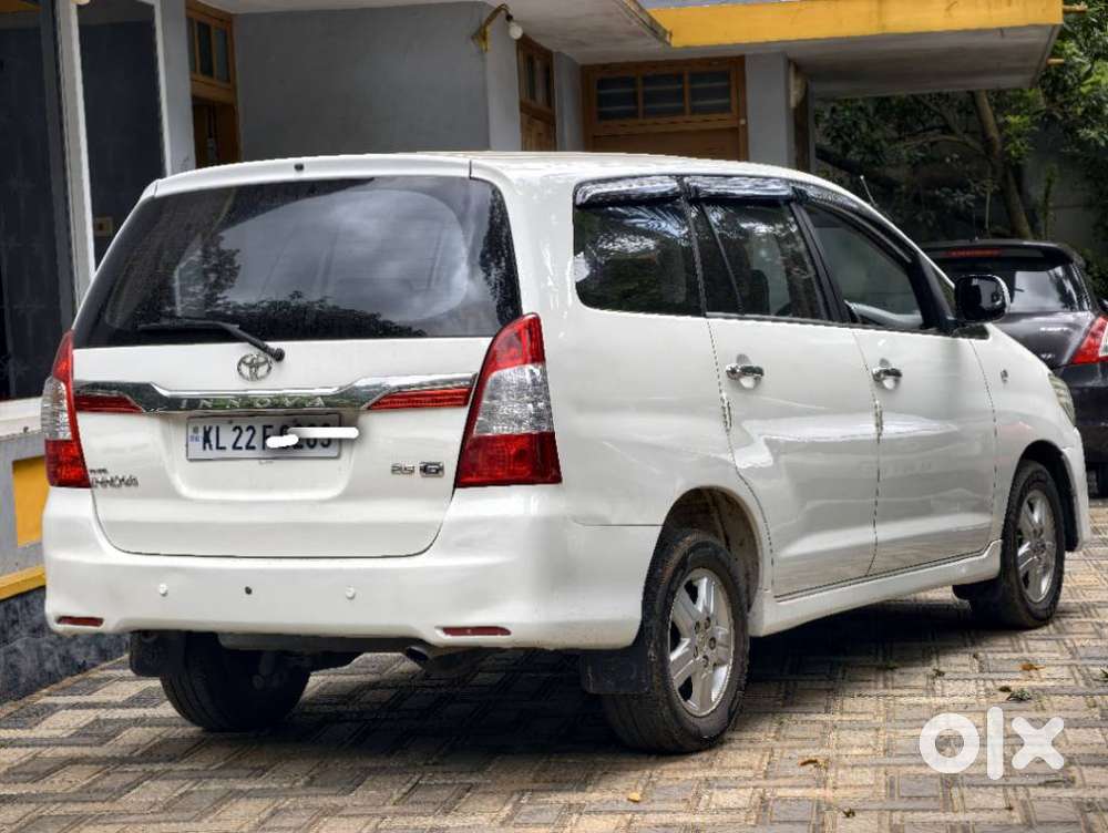 Toyota Innova 2.5 G (diesel) 8 Seater, 2013, Petrol