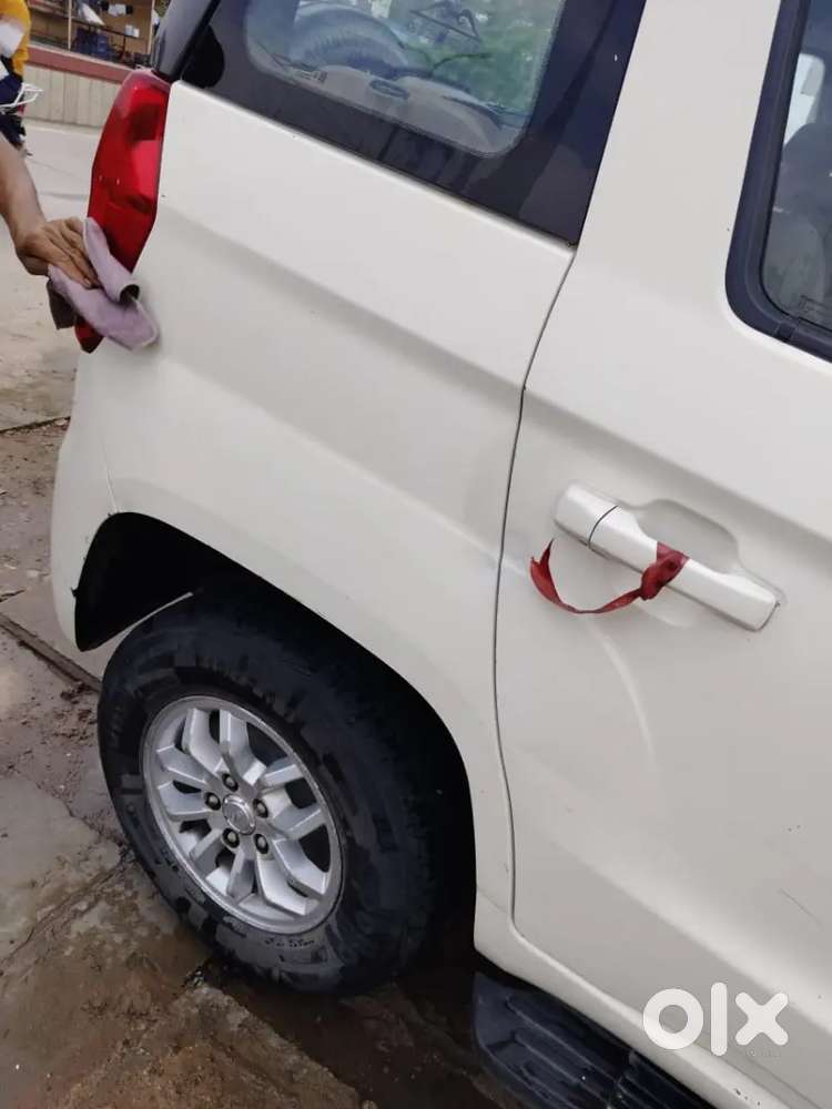 Mahindra Tuv 300 2016