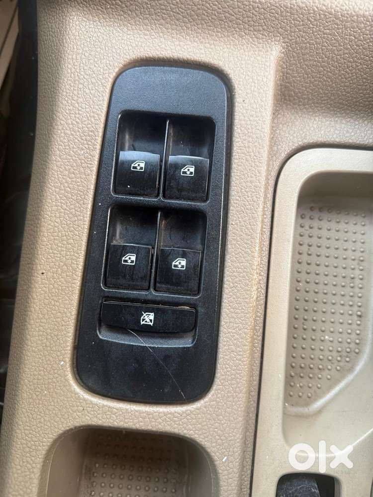 Mahindra Tuv 300 T6 Plus, 2016, Diesel