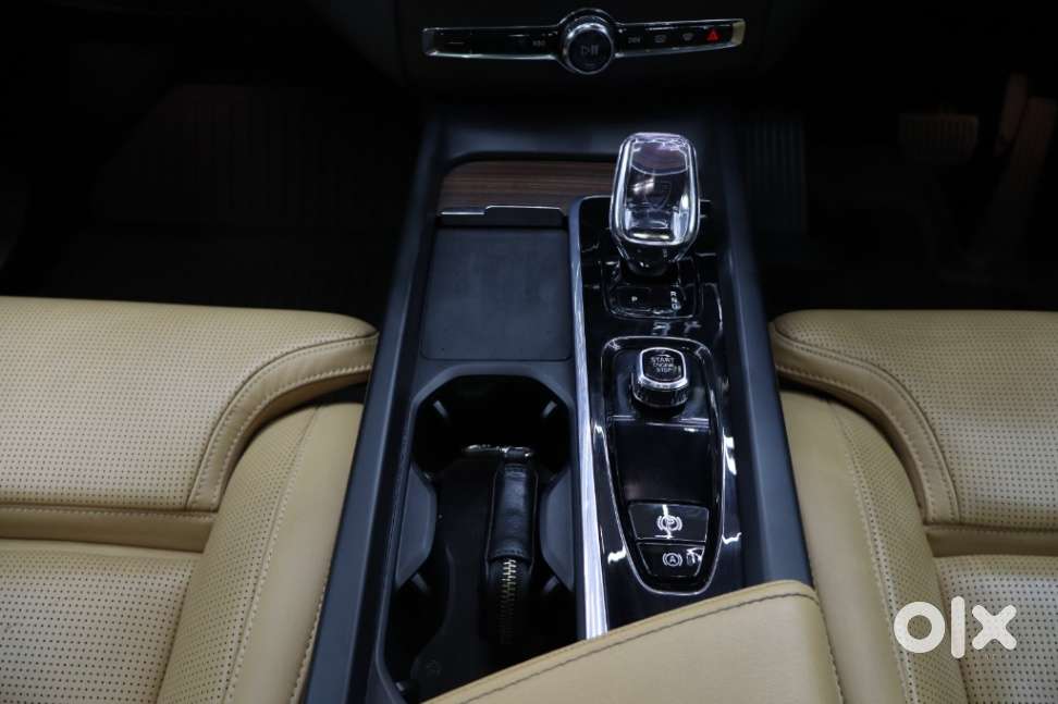 Volvo Xc60 2.0 B5 Ultimate, 2023, Petrol