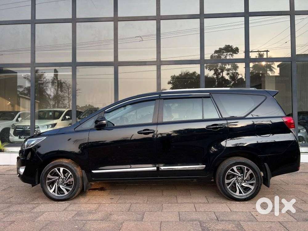 Toyota Innova Crysta 2.4 G Mt, 2025, Diesel