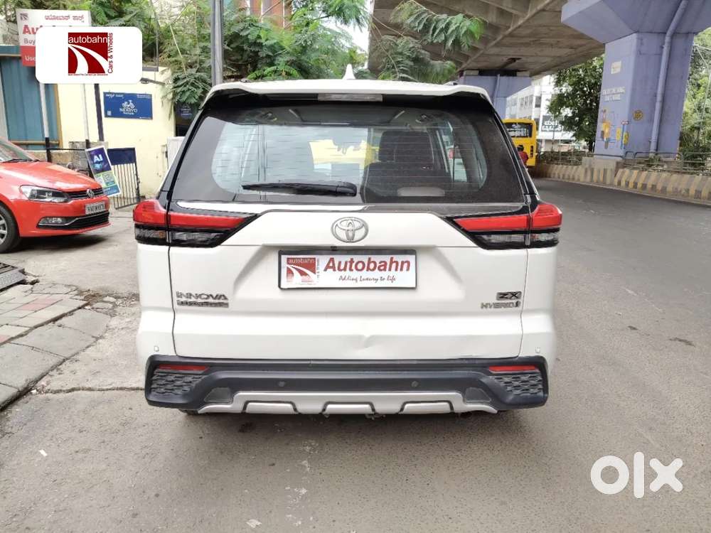 Toyota Innova Hycross 2.0 Zx Hybrid 7 Str, 2023, Petrol