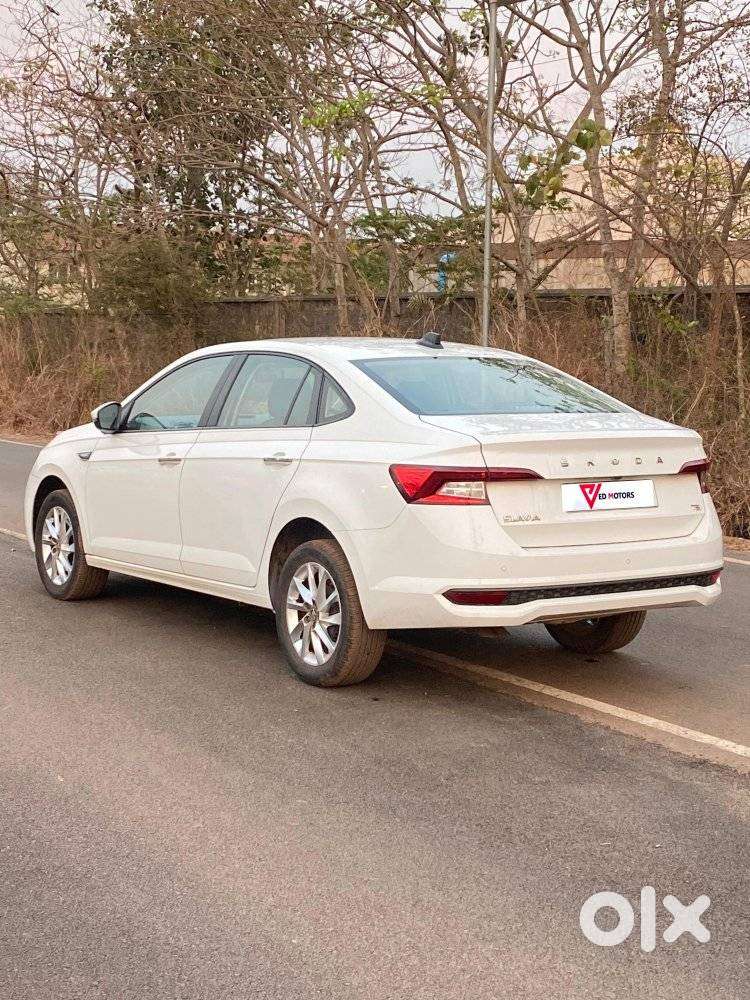 Skoda Slavia, 2023, Petrol