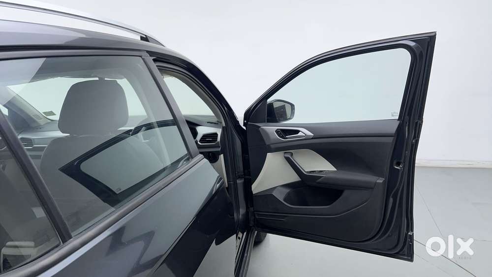 Volkswagen Taigun 1.0 Tsi Highline At, 2022, Petrol