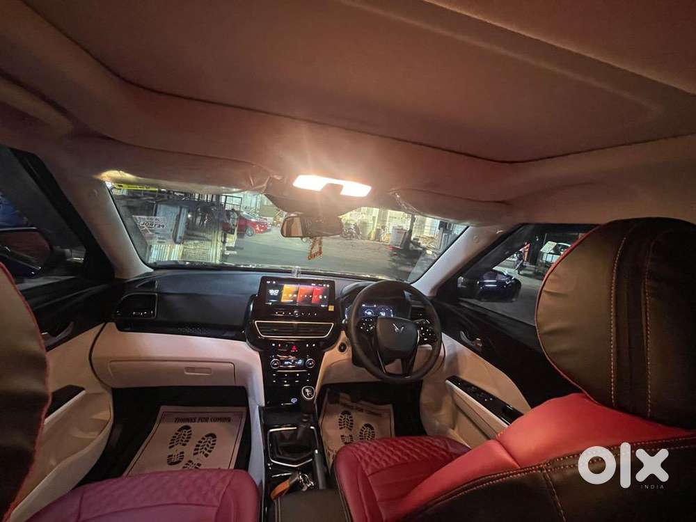 Mahindra Xuv 3xo 2025 Petrol 5380 Km Driven