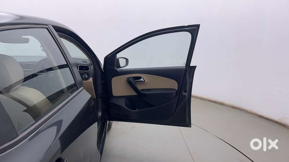 Volkswagen Polo Petrol Highline 1.2l, 2017, Petrol