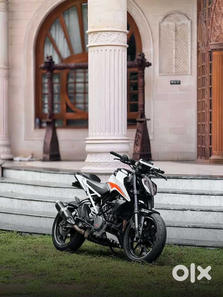 Duke 390 Ceramic white Motorcycles 1823327323