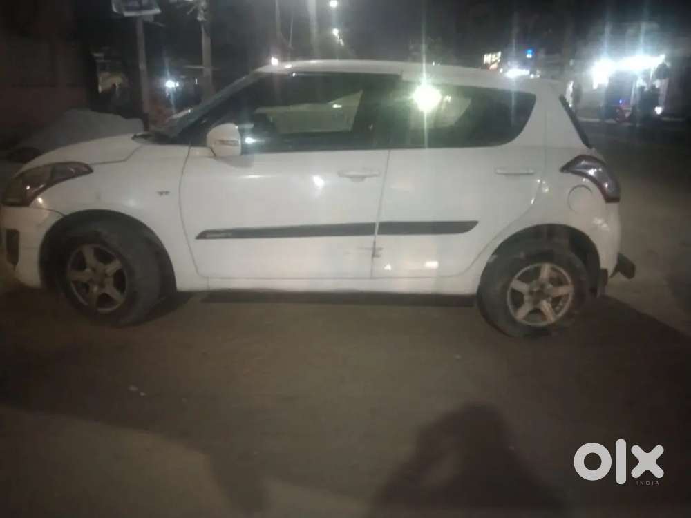 Maruti Suzuki Swift Petrol 2012