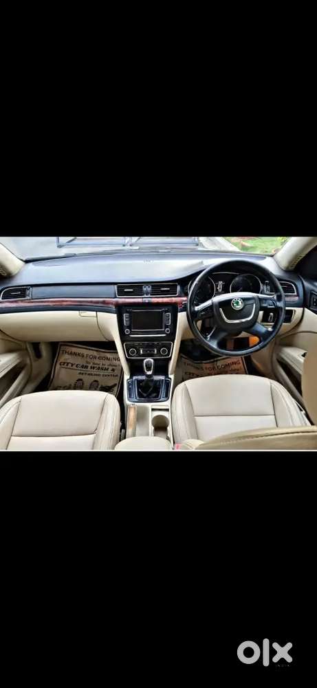 Skoda Superb 2011 Petrol 85000 Km Driven
