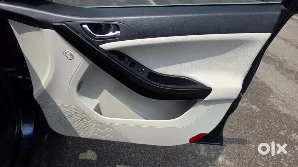 Tata Nexon 1.2 Revotron Xza Plus Premium, 2023, Petrol