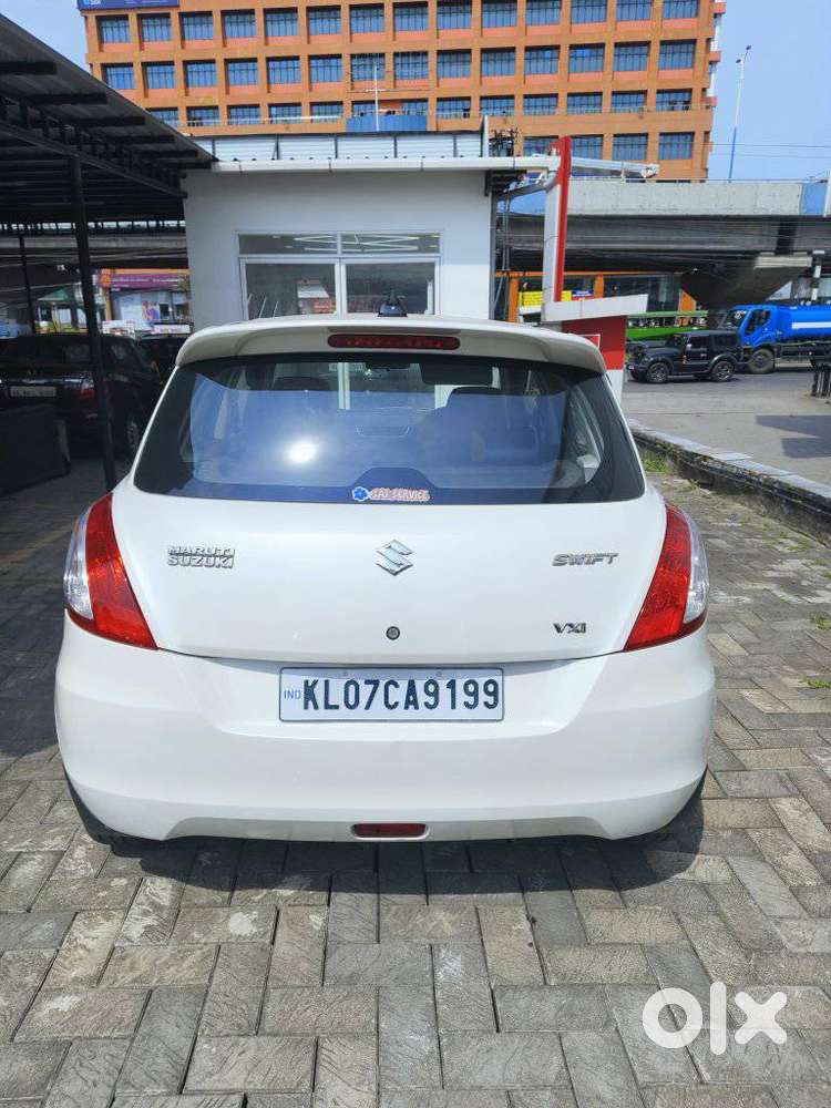 Maruti Suzuki Swift Vxi 1.2 Abs Bs-iv, 2014, Petrol