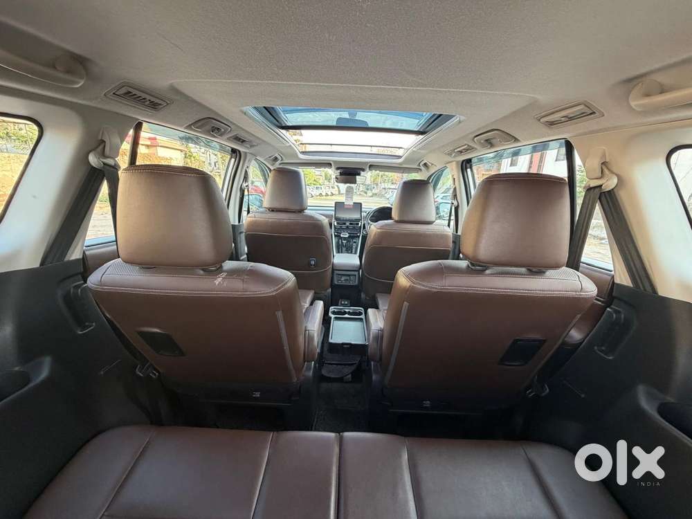 Toyota Innova Hycross 2.0 Zx Hybrid 7 Str, 2023, Petrol