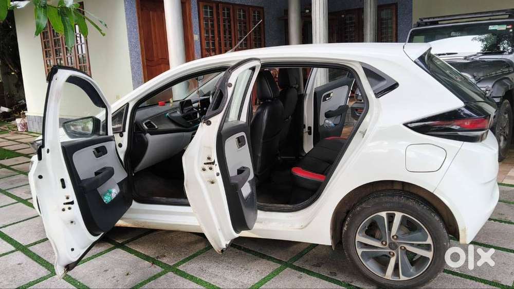 Tata Altroz 2021 Petrol Top Model Well Maintained