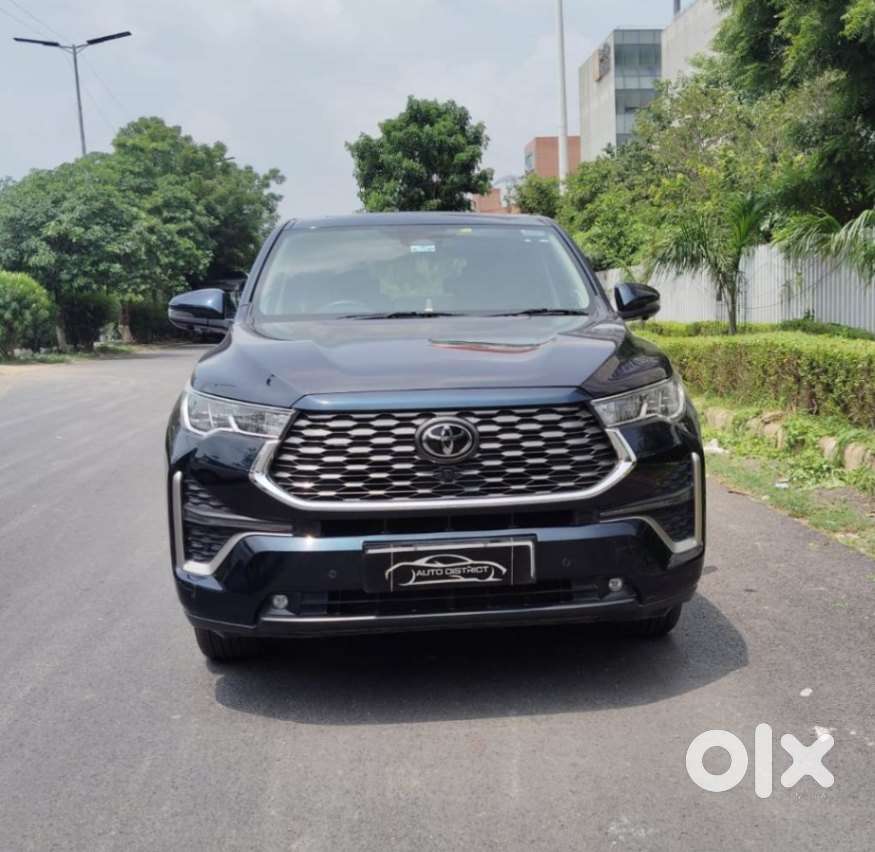 Toyota Innova Hycross 2.0 Zx (o) Hybrid 7 Str, 2025, Petrol