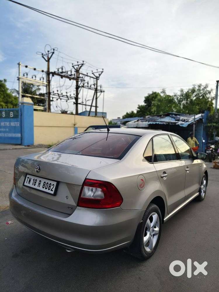 Skoda Rapid Elegance 1.6 Tdi Cr Manual, 2013, Diesel