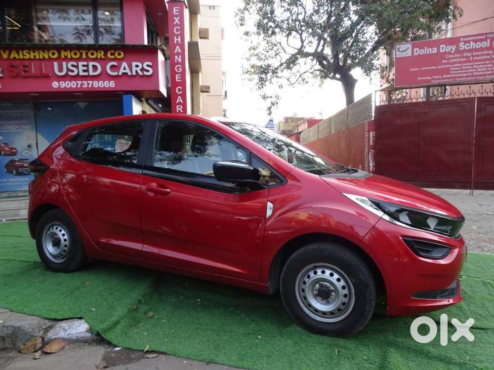Tata Altroz 1.2 Xe, 2022, Petrol