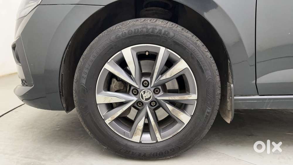 Skoda Slavia Style 1.5l Tsi Dsg, 2022, Petrol