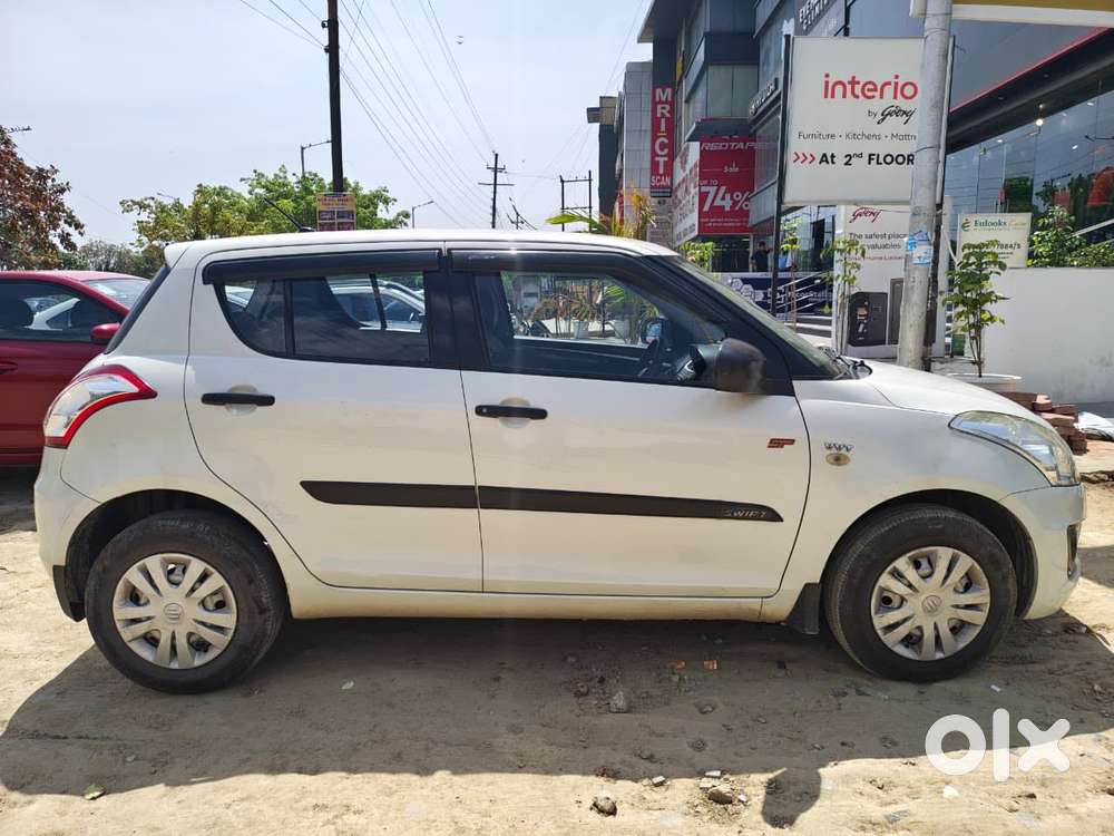 Maruti Suzuki Swift Lxi Option, 2015, Petrol