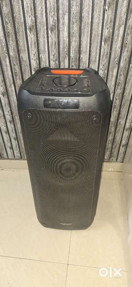 Tower music box with two wireless mic