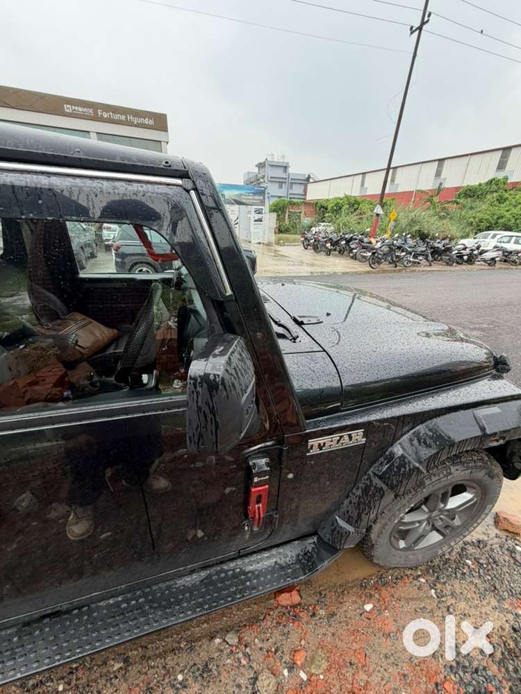 Mahindra Thar Petrol 2023