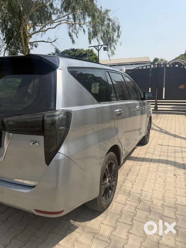 Toyota Innova Crysta 2016 Diesel 137000 Km Driven