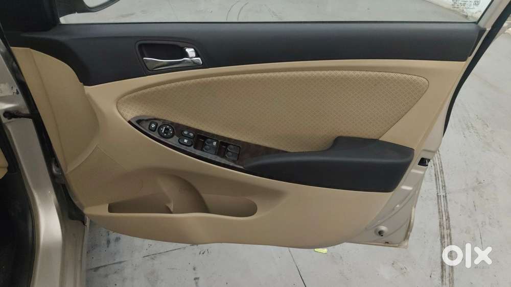 Hyundai Verna Fluidic 1.6 Vtvt Sx, 2012, Petrol