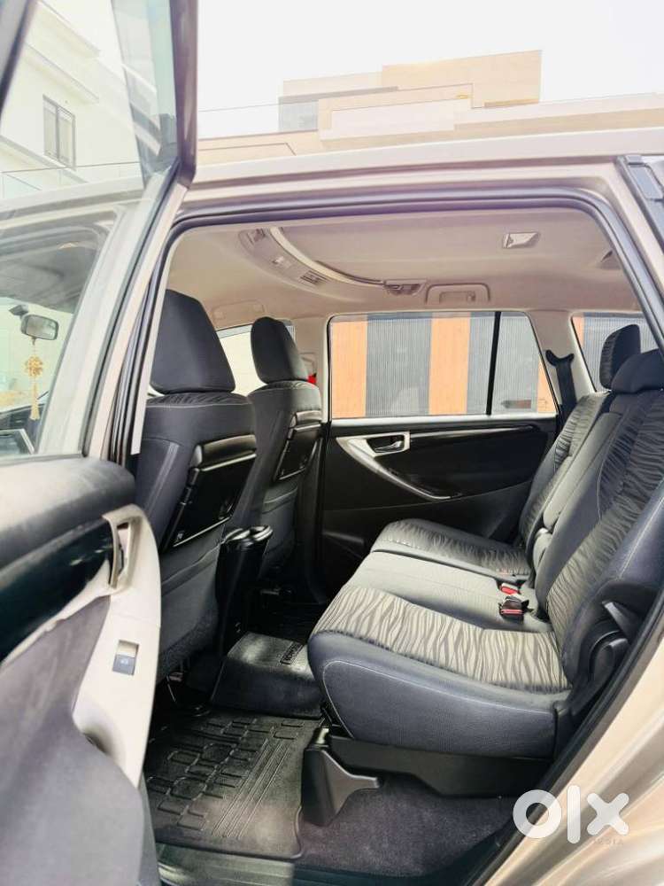 Toyota Innova Crysta 2.4 V 8 Str, 2017, Diesel