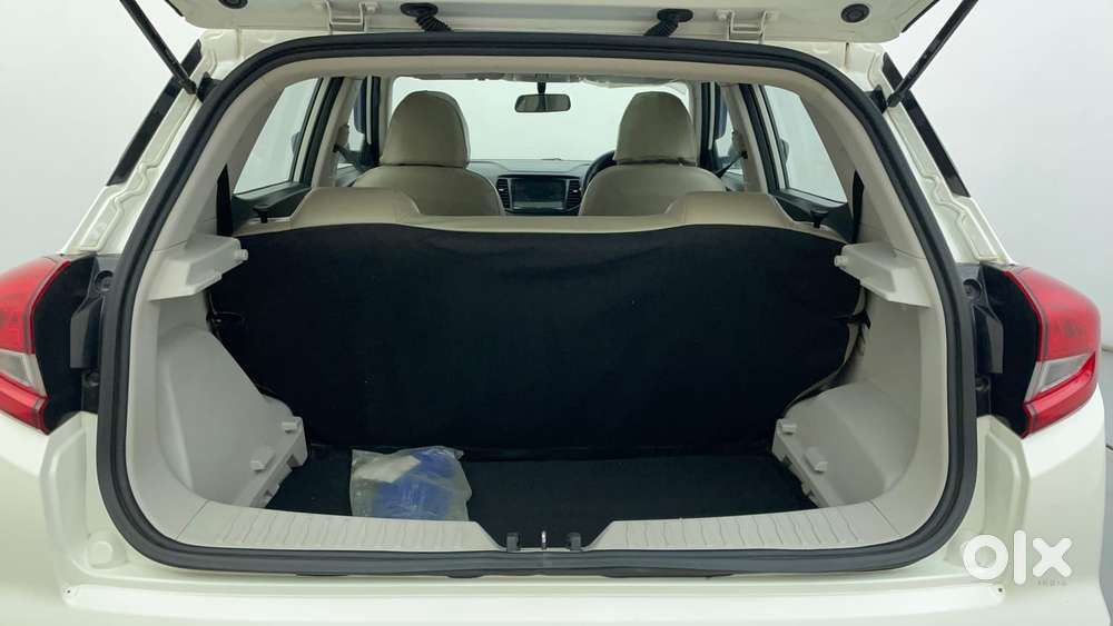 Mahindra Xuv300 1.2 W6 Amt Petrol, 2022, Petrol
