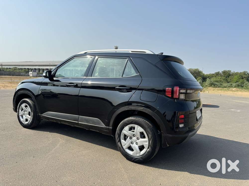 Hyundai Venue S (o) 1.2 Petrol Knight Edition, 2022, Petrol