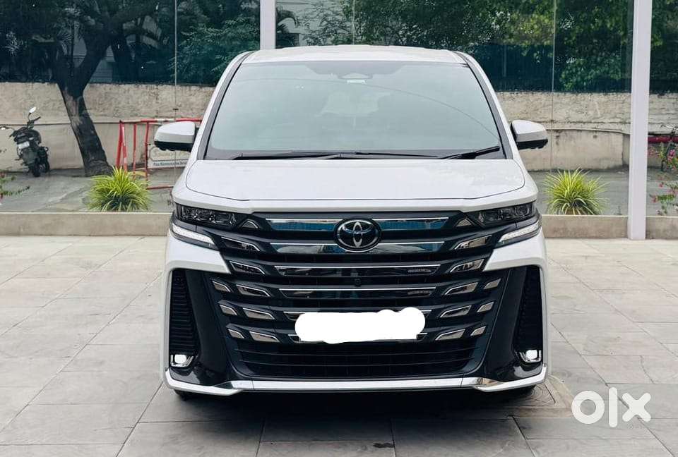 Toyota Vellfire Vip – Executive Lounge, 2024, Petrol