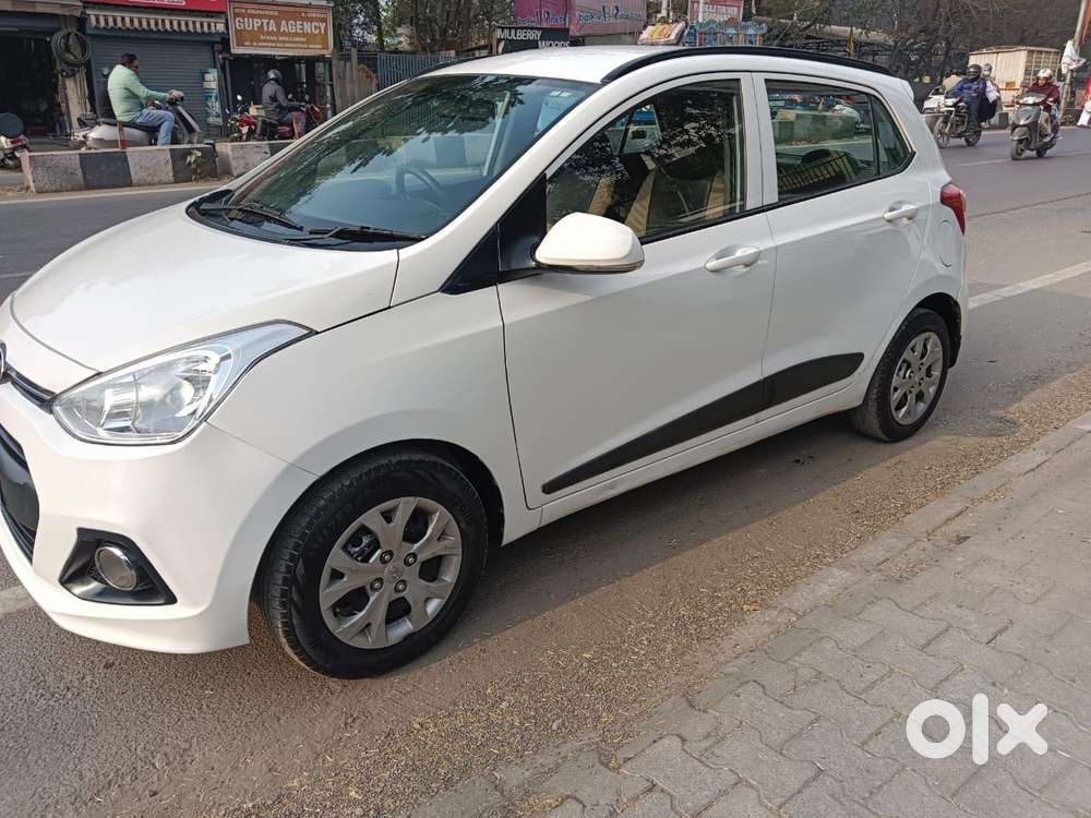 Hyundai Grand I10 1.2 Crdi Sportz Dual Tone, 2015, Petrol
