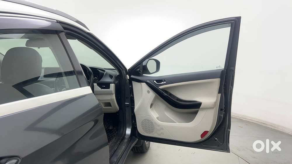 Tata Nexon 1.2 Revotron Xza Plus (o) Dual Tone, 2020, Petrol