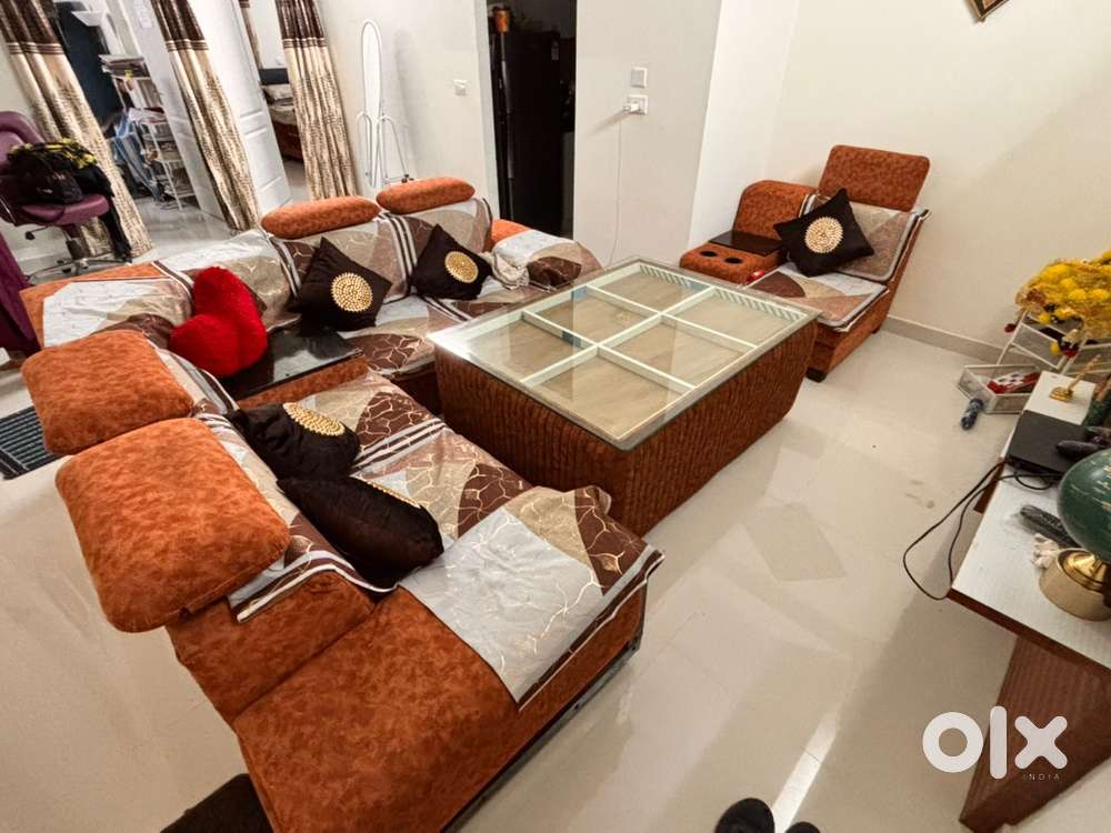 5 Seater Sofa + Tea Table