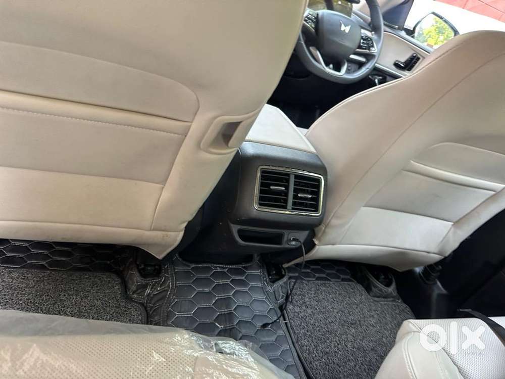 Mahindra Xuv700 2025 Diesel 7000 Km Driven