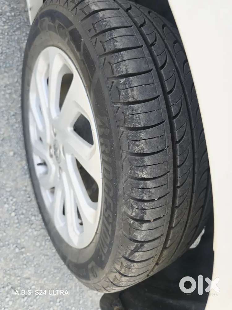 Show Room Track Seel Tyres Push Start Top End In Tadipatri