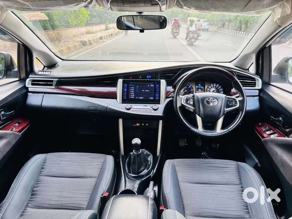 Toyota Innova Crysta [2020-ongoing] 2.4 Vx 7 Str, 2017, Diesel