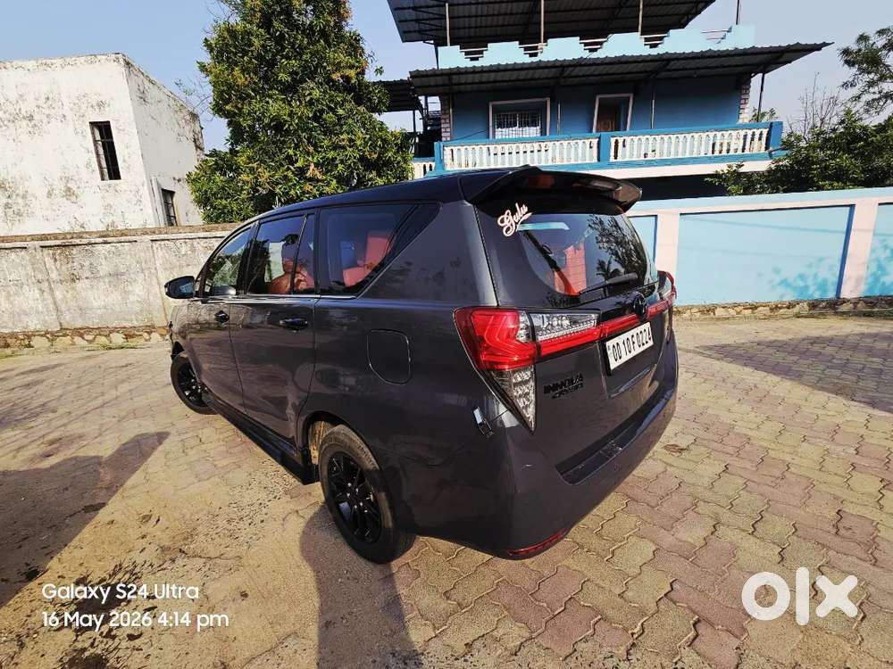 Toyota Crysta 2.4 V Model