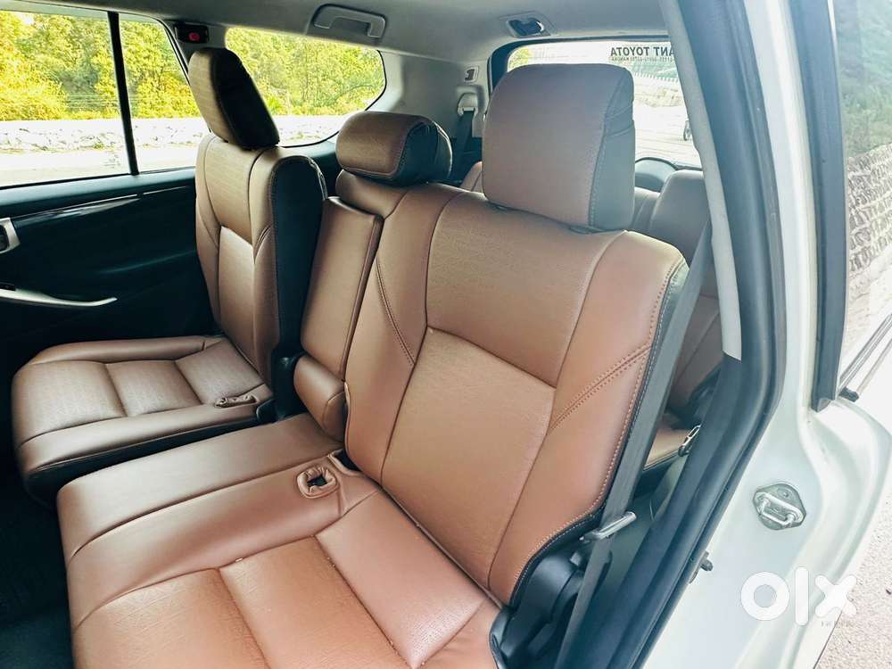 Toyota Innova Crysta [2020-ongoing] 2.4 Vx 8 Str, 2024, Diesel
