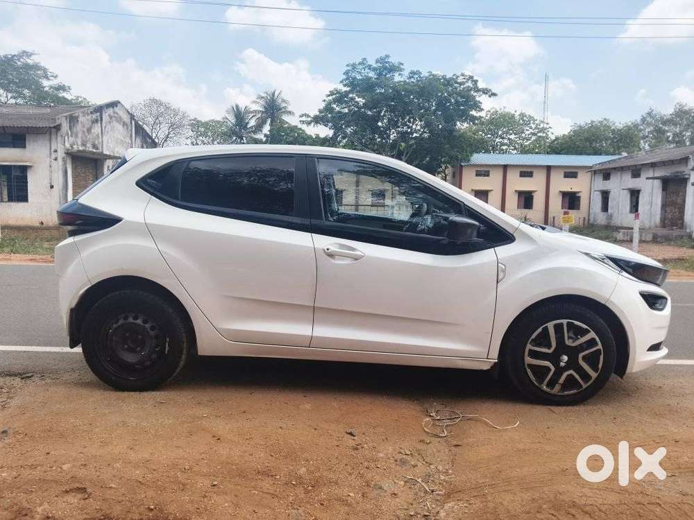 Tata Altroz 1.2 Xm Plus, 2021, Petrol
