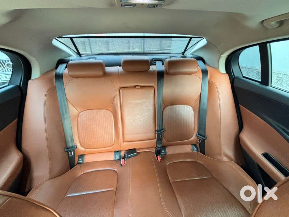 Jaguar Xe 2019 Petrol 27988 Km Driven