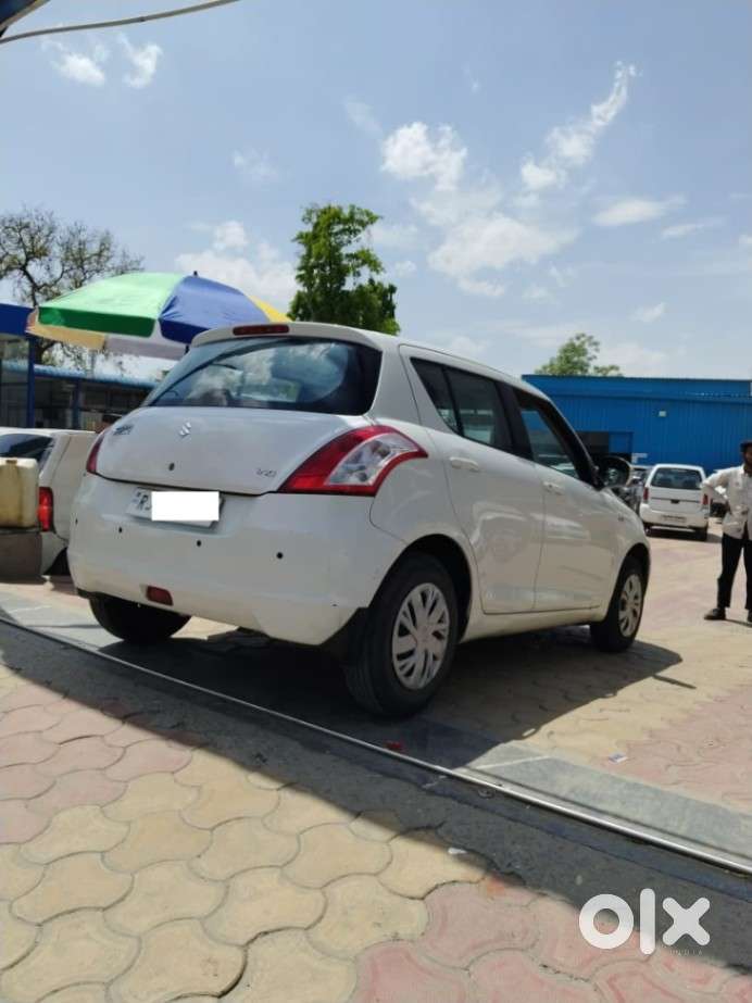 Maruti Suzuki Swift Vxi + Manual, 2016, Petrol