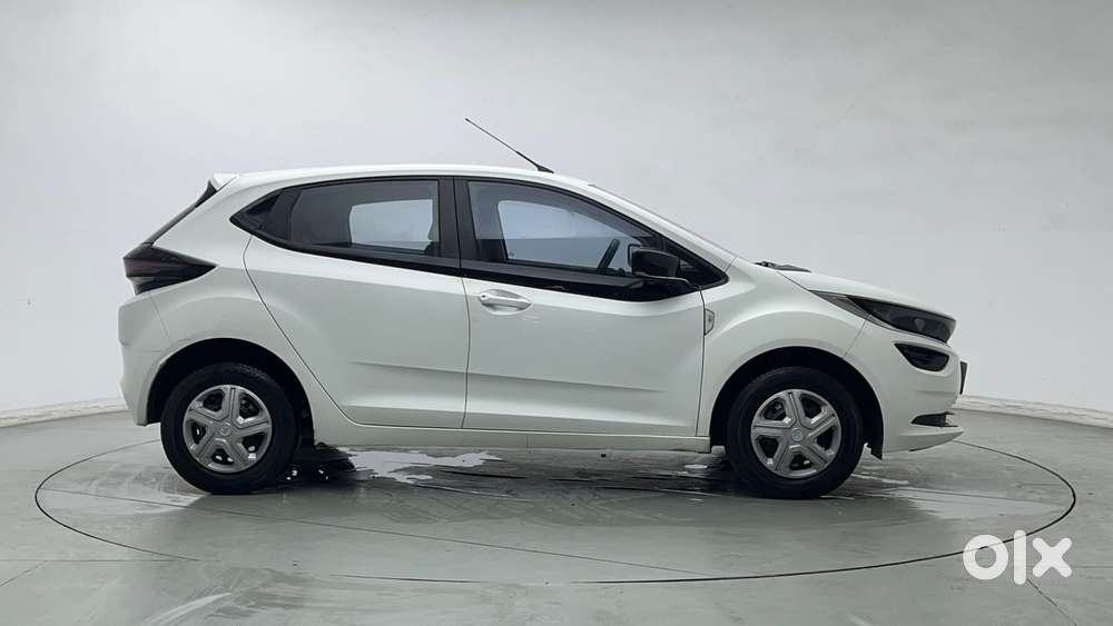 Tata Altroz 1.2 Xe, 2021, Petrol