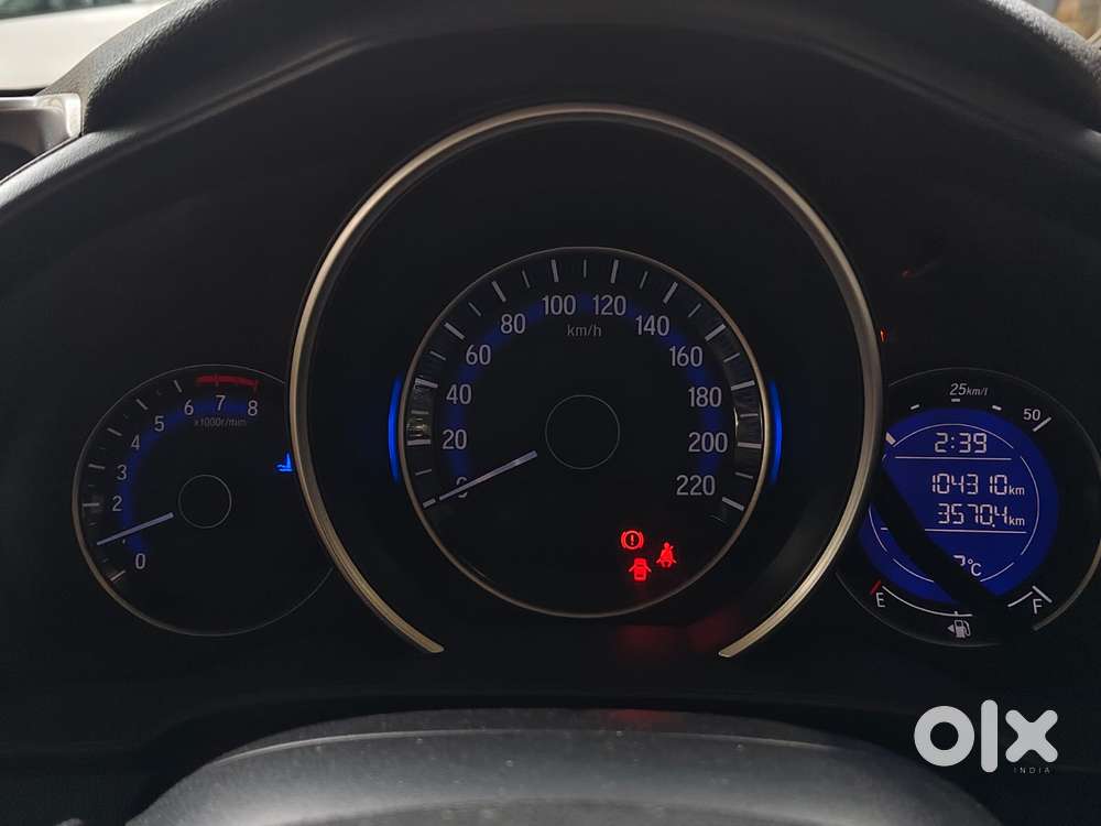 Honda Jazz V Mt Privilege, 2015, Petrol