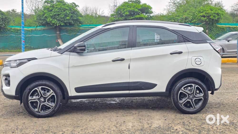 Tata Nexon, 2022, Petrol
