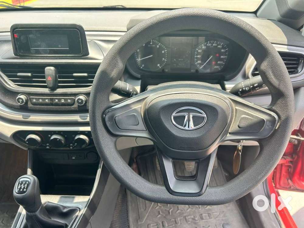 Tata Altroz 1.2 Xe, 2021, Petrol